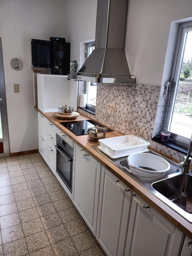 Deux étangs poissonneux au milieu des bois avec gîte moderne, la halte des deux lacs Rosée Extérieur photo